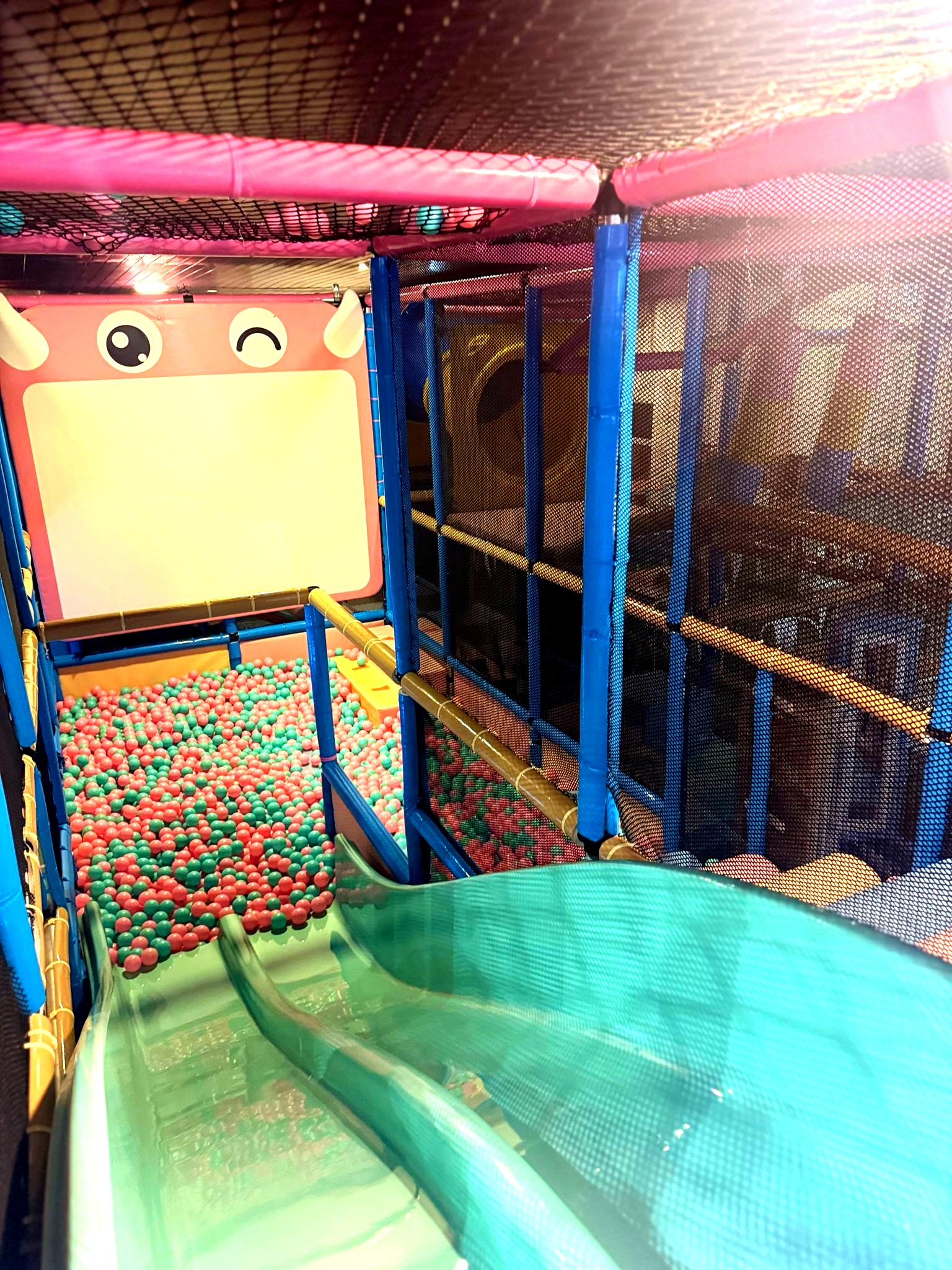 Tobogán al pelotero